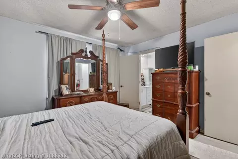 Bedroom - 9100 Gary St, Fort Smith, AR 72903 photo 2 of 6