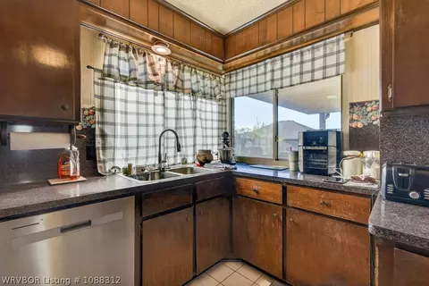 Kitchen - 9100 Gary St, Fort Smith, AR 72903 photo 1 of 3