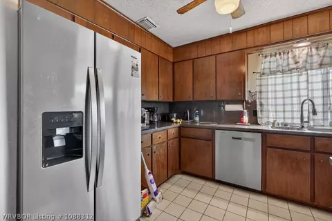 Kitchen - 9100 Gary St, Fort Smith, AR 72903 photo 3 of 3