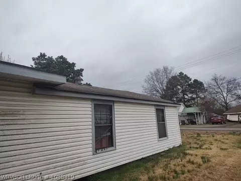 809 W Gibson St, Ozark, AR 72949 photo 3
