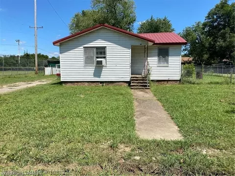 306 N Broadway Ave, Panama, OK 74951