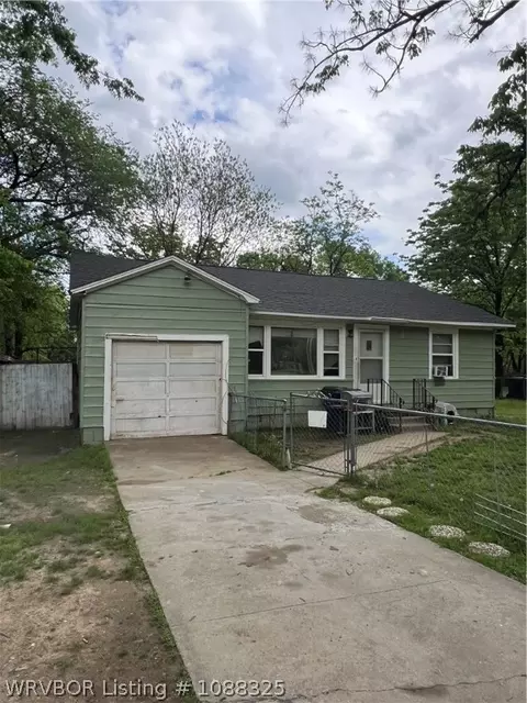 2410 N 52nd St, Fort Smith, AR 72904