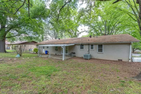 Exterior - 215 N 57th St, Fort Smith, AR 72903 photo 6 of 11