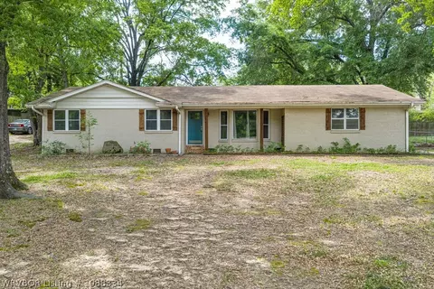 215 N 57th St, Fort Smith, AR 72903