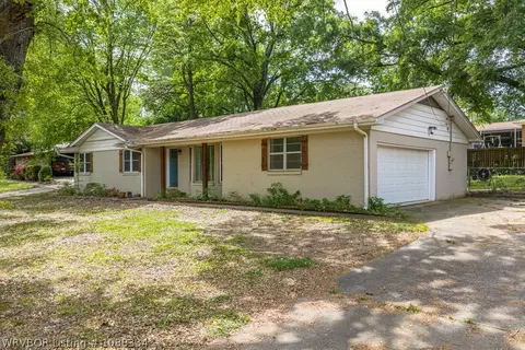 Exterior - 215 N 57th St, Fort Smith, AR 72903 photo 4 of 11
