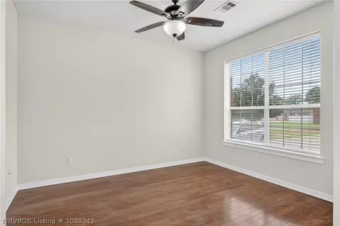 Living - 836 Eagle Crest Dr, Alma, AR 72921 photo 5 of 5