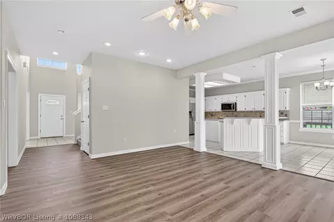 Living - 836 Eagle Crest Dr, Alma, AR 72921 photo 3 of 5