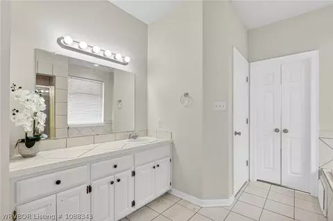 Bath - 836 Eagle Crest Dr, Alma, AR 72921 photo 1 of 4