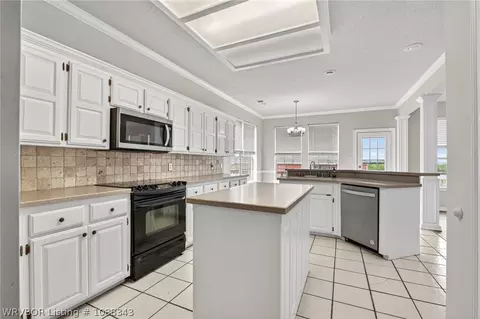 Kitchen - 836 Eagle Crest Dr, Alma, AR 72921 photo 4 of 5