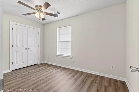 Bedroom - 836 Eagle Crest Dr, Alma, AR 72921 photo 7 of 9