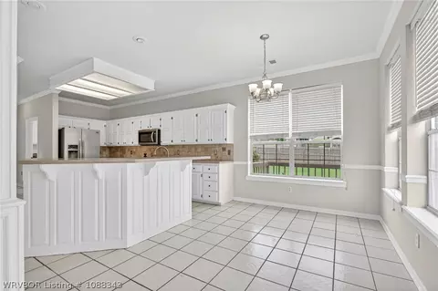 Kitchen - 836 Eagle Crest Dr, Alma, AR 72921 photo 3 of 5