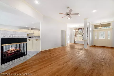 Living - 3708 Sandy, Fort Smith, AR 72903 photo 2 of 6