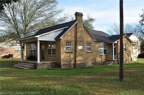 280 W 4th St, Booneville, AR 72927