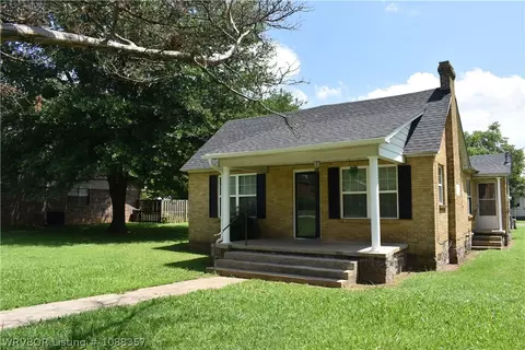 280 W 4th St, Booneville, AR 72927