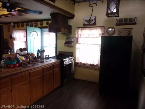 823 E Harden St, Altus, AR 72821 photo 11