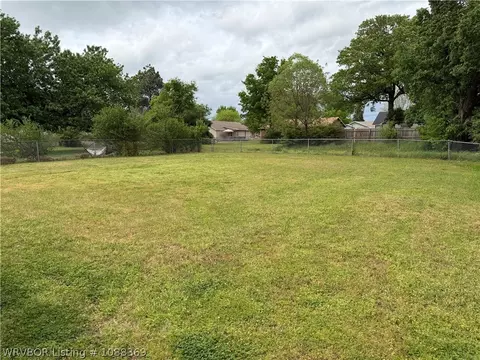 Exterior - 6725 Jackson St, Fort Smith, AR 72903 photo 2 of 2