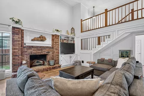 Living - 3001 S 105th St, Fort Smith, AR 72903 photo 2 of 3