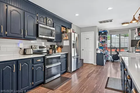 Kitchen - 3001 S 105th St, Fort Smith, AR 72903 photo 1 of 6