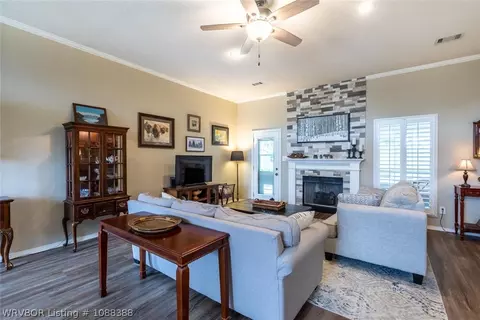Living - 6428 Galven, Fort Smith, AR 72916 photo 2 of 6