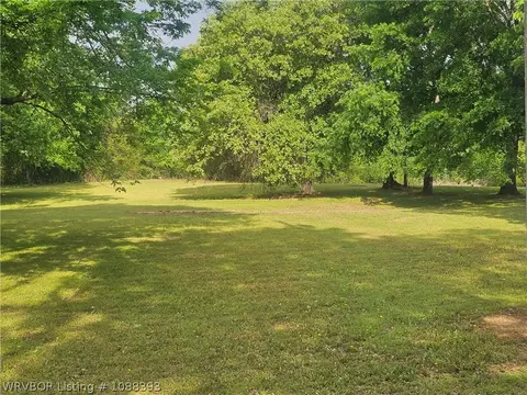 218 Rosalee St, Paris, AR 72855