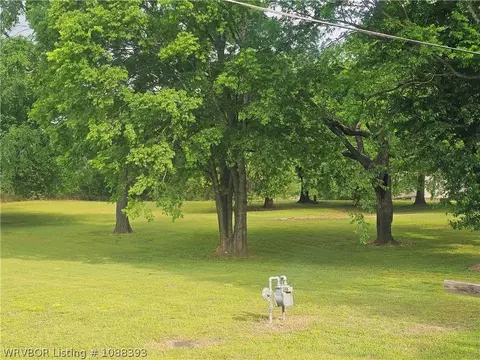 218 Rosalee St, Paris, AR 72855 photo 2