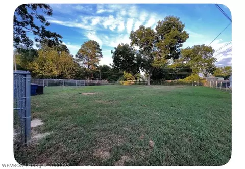 Exterior - 1507 S 17th St, Fort Smith, AR 72901 photo 6 of 13