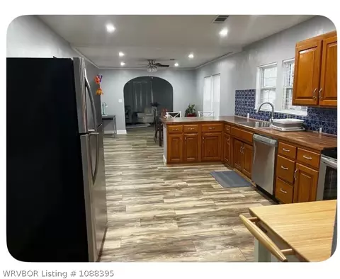 Entry Way - 1507 S 17th St, Fort Smith, AR 72901 photo 1 of 4