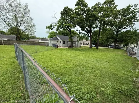 Exterior - 1507 S 17th St, Fort Smith, AR 72901 photo 13 of 13