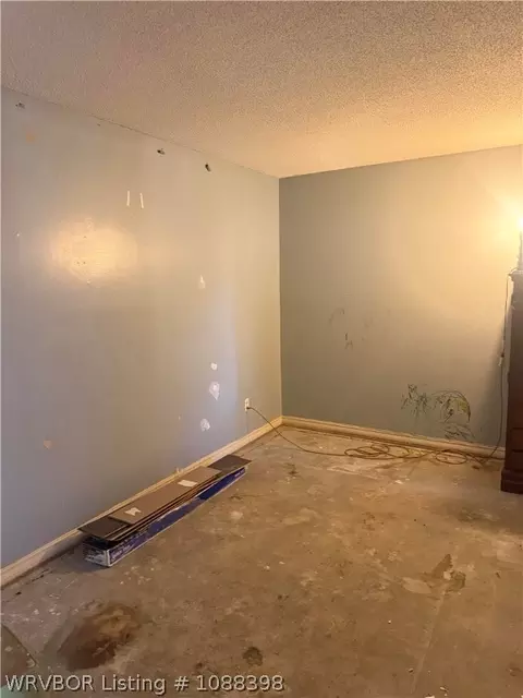Bedroom - 1300 Meadow Cir, Fort Smith, AR 72908 photo 2 of 2