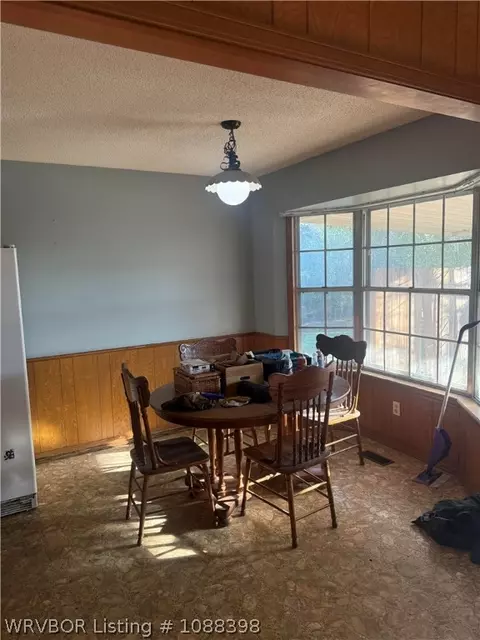 Dining - 1300 Meadow Cir, Fort Smith, AR 72908 photo 1 of 1