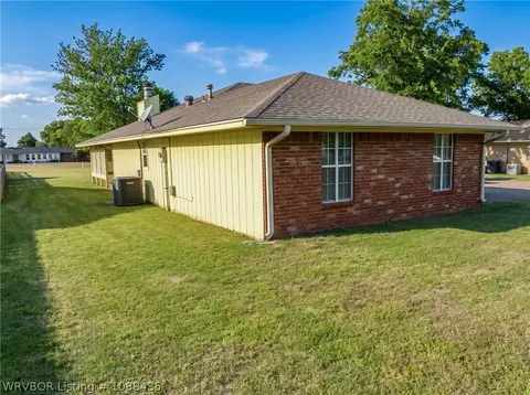 Exterior - 9900 Kingsley Pl, Fort Smith, AR 72908 photo 7 of 7