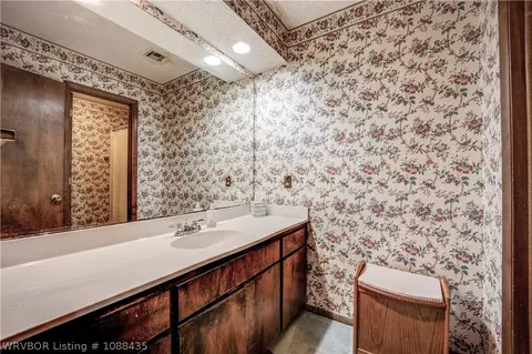 Bath - 9900 Kingsley Pl, Fort Smith, AR 72908 photo 4 of 5