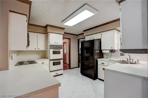 Kitchen - 9900 Kingsley Pl, Fort Smith, AR 72908 photo 1 of 3