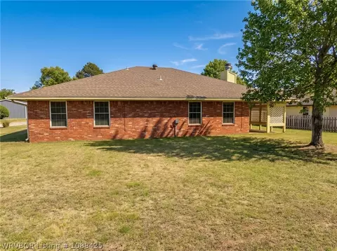 Exterior - 9900 Kingsley Pl, Fort Smith, AR 72908 photo 5 of 7