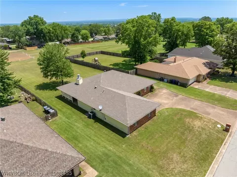 View/Area - 9900 Kingsley Pl, Fort Smith, AR 72908 photo 4 of 5
