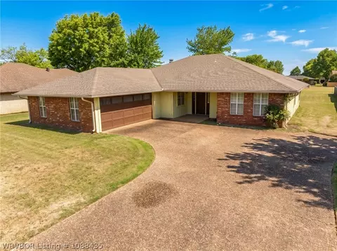 Exterior - 9900 Kingsley Pl, Fort Smith, AR 72908 photo 3 of 7