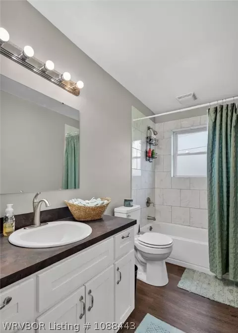 Bath - 4014 Pleasant St, Ozark, AR 72949 photo 1 of 1