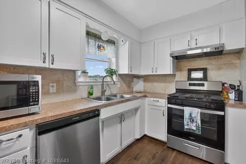 Kitchen - 4014 Pleasant St, Ozark, AR 72949 photo 1 of 1
