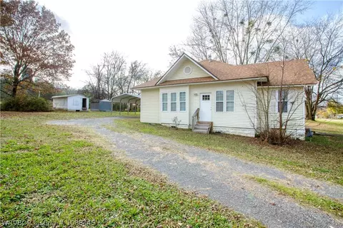Exterior - 1009 Broadway St, Mansfield, AR 72944 photo 2 of 3