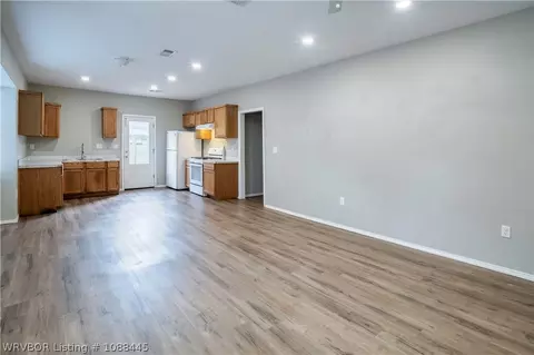Living - 1009 Broadway St, Mansfield, AR 72944 photo 3 of 4
