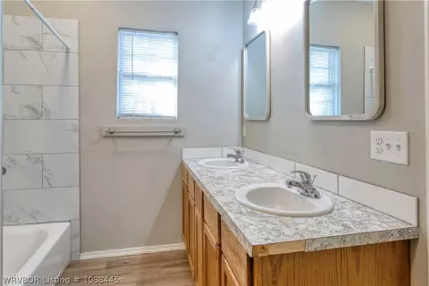 Bath - 1009 Broadway St, Mansfield, AR 72944 photo 2 of 2