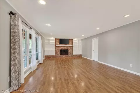 Living - 3205 S 28th St, Fort Smith, AR 72901 photo 7 of 8