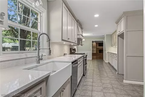 Kitchen - 3205 S 28th St, Fort Smith, AR 72901 photo 1 of 3