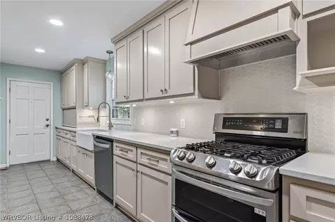 Kitchen - 3205 S 28th St, Fort Smith, AR 72901 photo 2 of 3