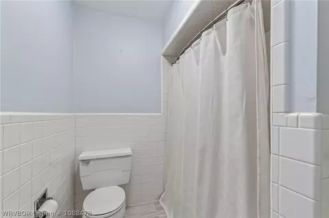 Bath - 3205 S 28th St, Fort Smith, AR 72901 photo 2 of 5