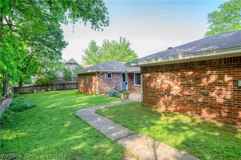 Exterior - 3008 Briar Cv, Fort Smith, AR 72903 photo 5 of 8