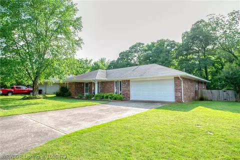 Exterior - 3008 Briar Cv, Fort Smith, AR 72903 photo 3 of 8
