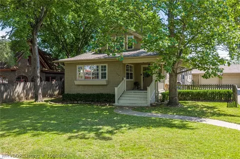 Exterior - 807 S 26th St, Fort Smith, AR 72901 photo 2 of 13