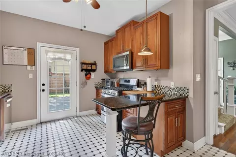 Kitchen - 807 S 26th St, Fort Smith, AR 72901 photo 3 of 5