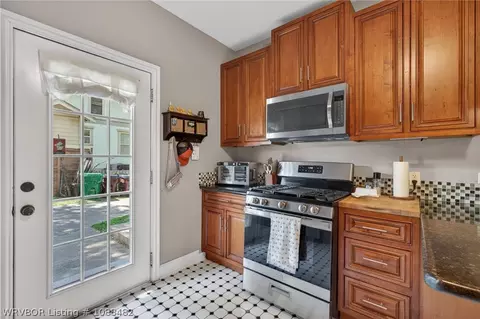 Kitchen - 807 S 26th St, Fort Smith, AR 72901 photo 5 of 5